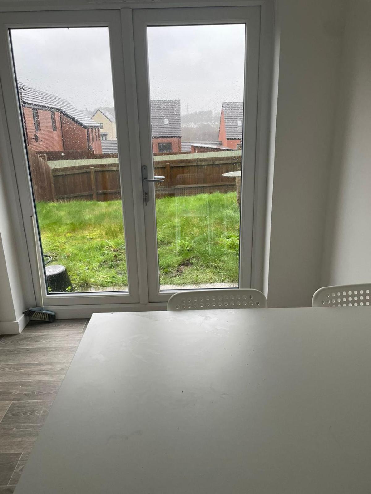 Village House St Mellons - Close To A48 And M4 Кардифф Экстерьер фото